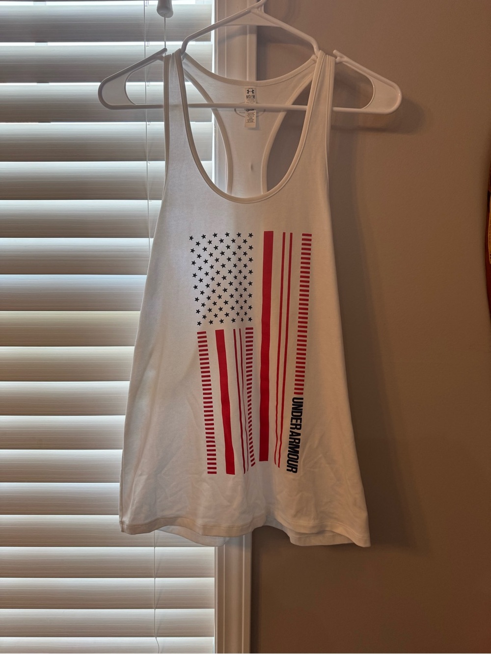 UNDER ARMOUR WHITE FLAG PRINT RACERBACK TANK TOP M
